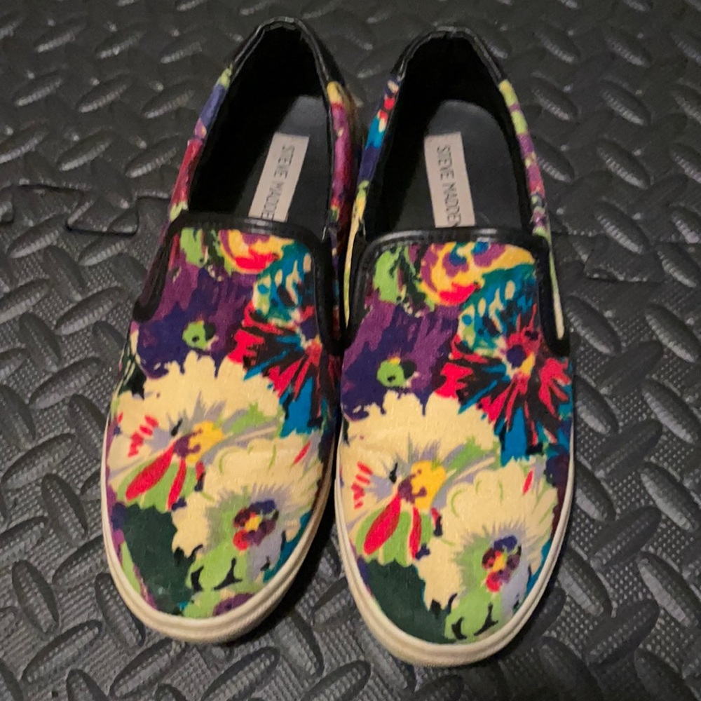 Steve Madden Flower Print Slip-ons